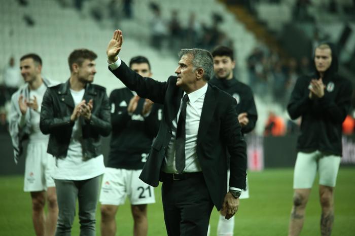 Vodafone Parkta Şenol Güneşten veda 3lüsü