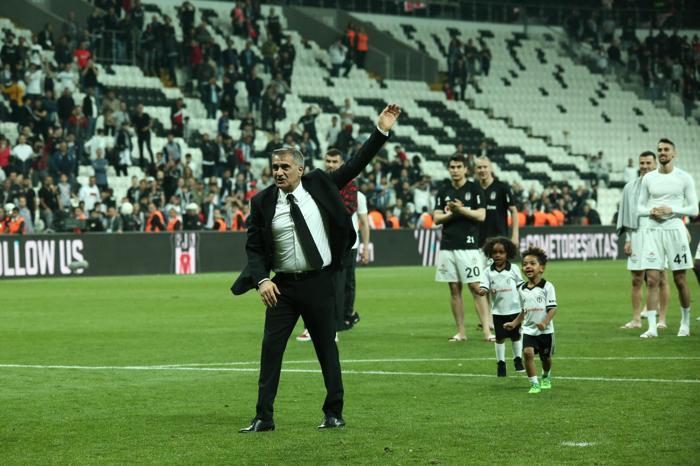 Vodafone Parkta Şenol Güneşten veda 3lüsü