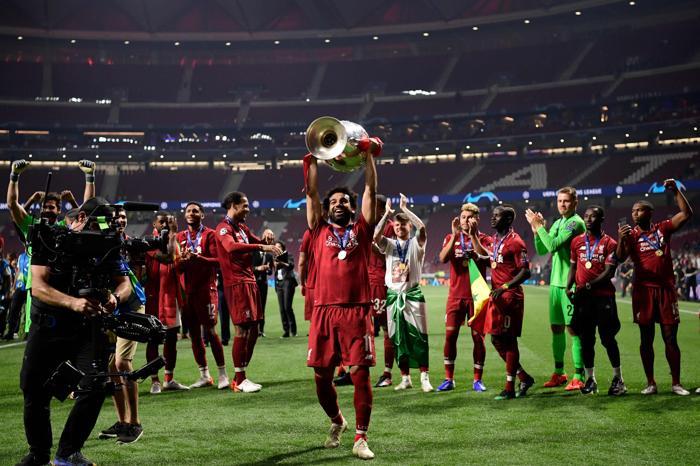 Liverpool şampiyon oldu Jürgen Klopp ve Salah gözyaşlarına hakim olamadı