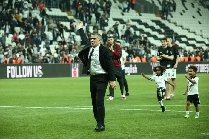Vodafone Parkta Şenol Güneşten veda 3lüsü