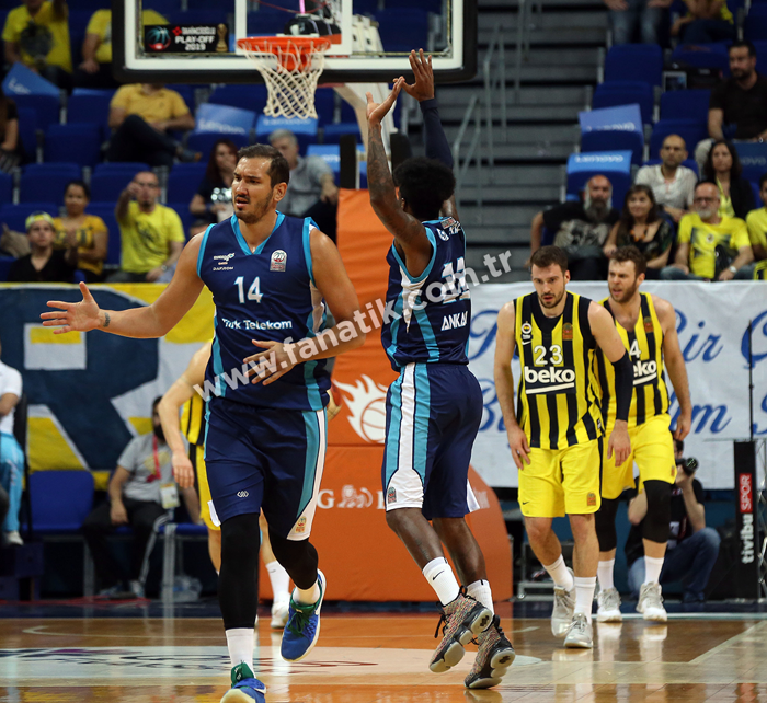 Fenerbahçe Beko - Türk Telekom maçında gerginlik