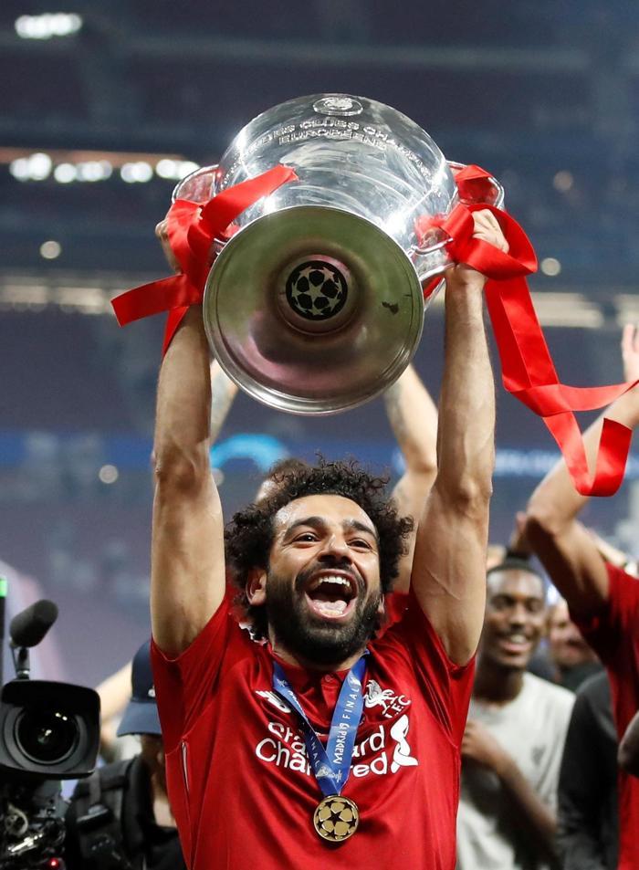Liverpool şampiyon oldu Jürgen Klopp ve Salah gözyaşlarına hakim olamadı
