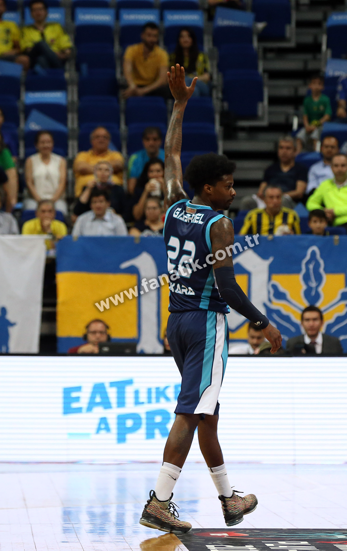 Fenerbahçe Beko - Türk Telekom maçında gerginlik