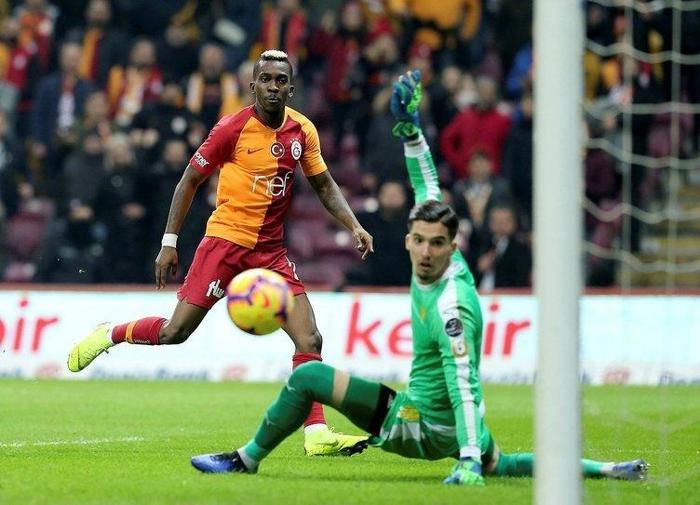 6-0LIK MAÇTA FORMA GİYMİŞTİ