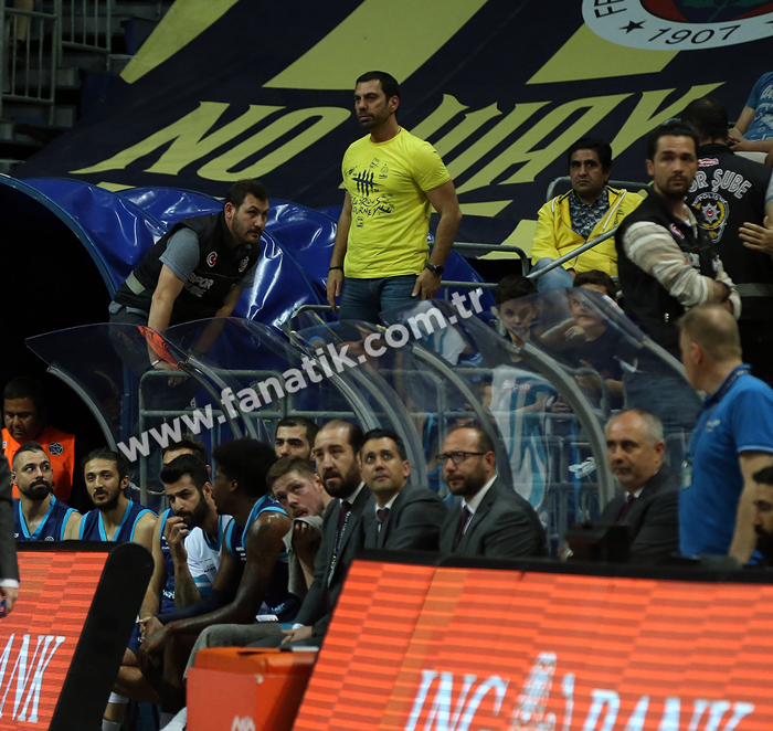 Fenerbahçe Beko - Türk Telekom maçında gerginlik