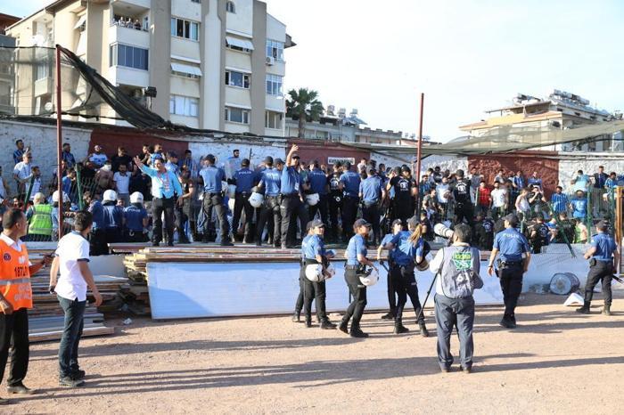 Hatayspor - Adana Demirspor maçında büyük gerilim