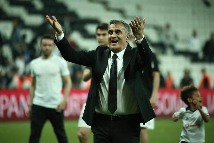 Vodafone Parkta Şenol Güneşten veda 3lüsü