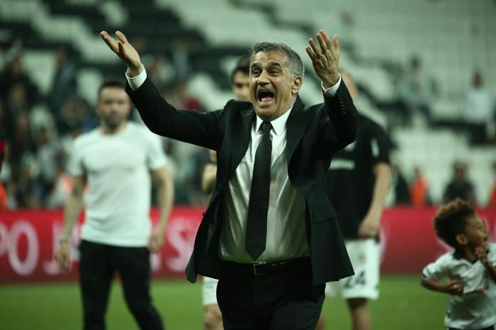 Vodafone Parkta Şenol Güneşten veda 3lüsü