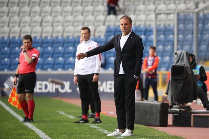 Damien Comolliden Başakşehir sürprizi Kimin için geldi