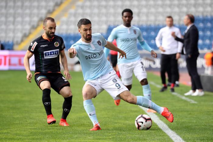Damien Comolliden Başakşehir sürprizi Kimin için geldi