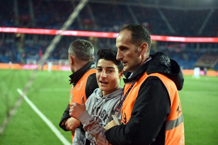 Uğurcan Çakır neye uğradığına şaşırdı Saha içinde selfie