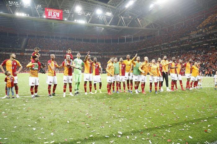 Galatasaraylı taraftarlar şampiyonluk moduna girdi