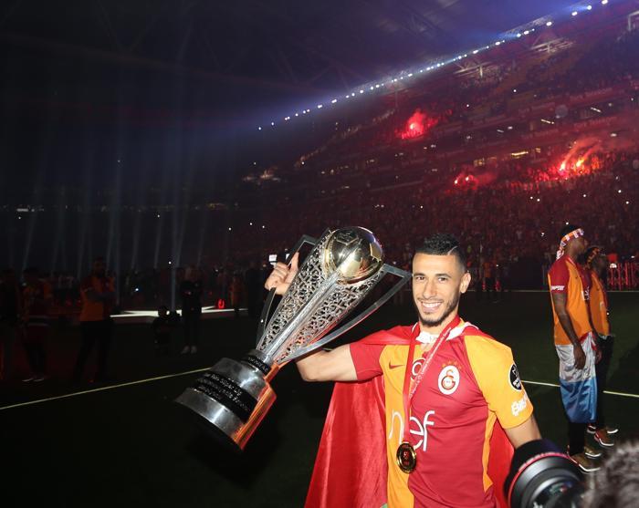 Fatih Terim ve futbolcuları ayakta alkışlandı Muhteşem geceden kareler