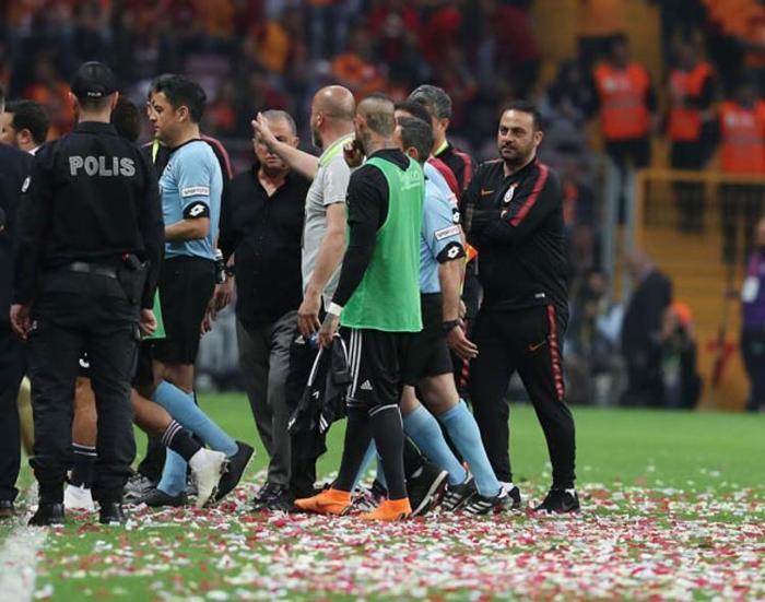 Galatasaray - Beşiktaş maçı sonrası tünelin ucunda kavga