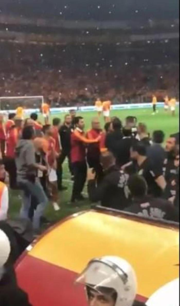 Galatasaray - Beşiktaş maçı sonrası tünelin ucunda kavga