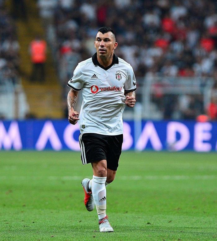 Beşiktaşlı Gary Medel hakkında bomba açıklama: Bize geleceğini hissediyorum