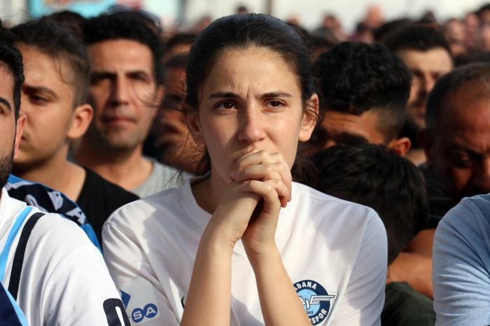 Adana Demirsporlu taraftarlar adeta yıkıldı