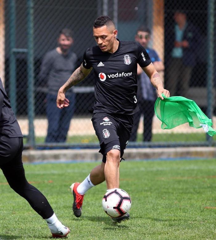 Şenol Güneşten kritik karar Galatasarayın o yıldızına özel önlem alacak