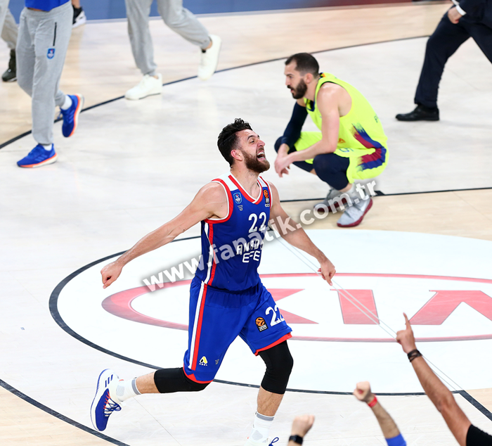 Anadolu Efes - Barcelona Lassa maçından ekrana yansımayanlar