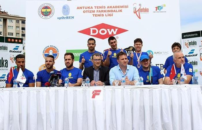 Fenerbahçeli Soldado ve Dirar tenis oynadı Otizme dikkati çekti