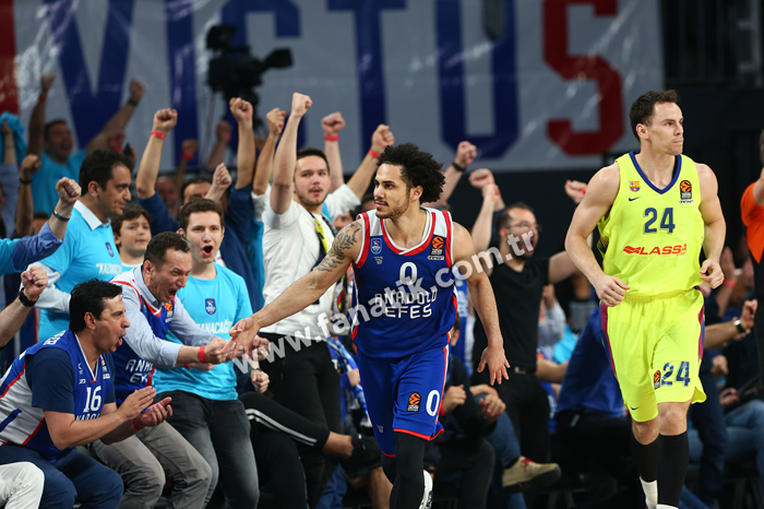 Anadolu Efes - Barcelona Lassa maçından ekrana yansımayanlar