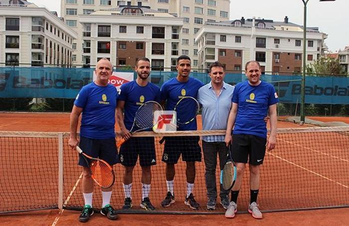 Fenerbahçeli Soldado ve Dirar tenis oynadı Otizme dikkati çekti