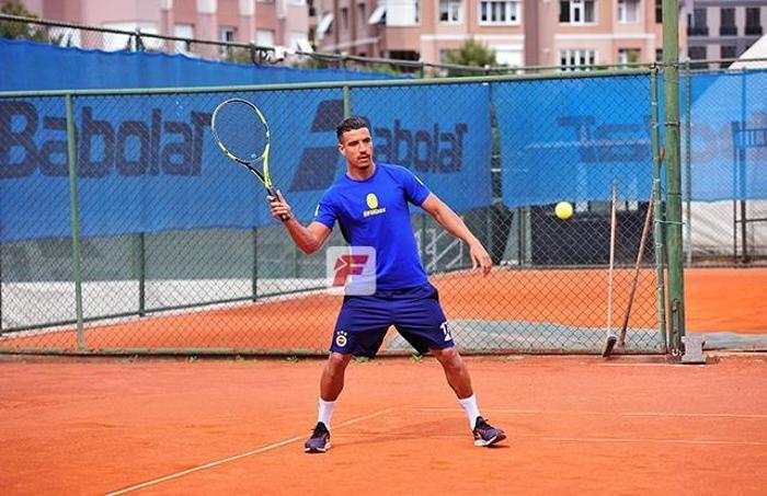 Fenerbahçeli Soldado ve Dirar tenis oynadı Otizme dikkati çekti