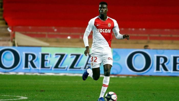 31-Benoit Badiashile
