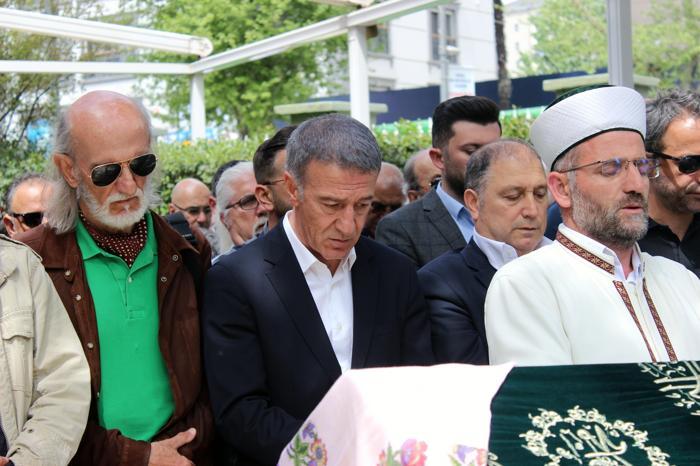 Ahmet Ağaoğlundan kayınvalidesine son görev