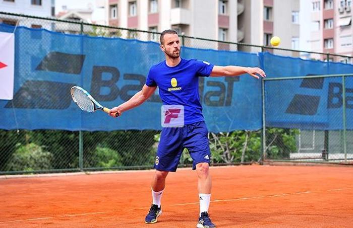 Fenerbahçeli Soldado ve Dirar tenis oynadı Otizme dikkati çekti