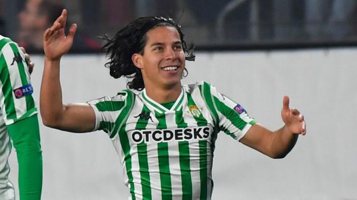 25-Diego Lainez