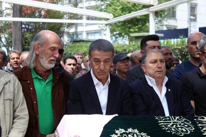 Ahmet Ağaoğlundan kayınvalidesine son görev