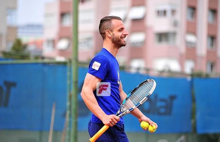 Fenerbahçeli Soldado ve Dirar tenis oynadı Otizme dikkati çekti