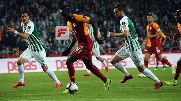 Konyaspor - Galatasaray maçından ekrana yansımayanlar