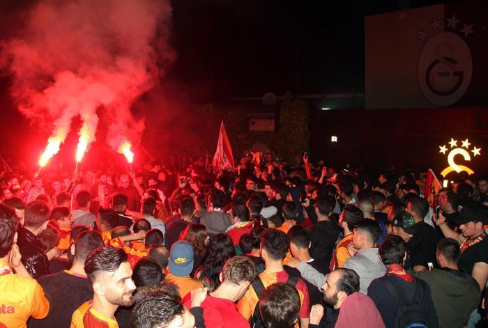 Galatasaray Beşiktaşı devirdi, Florya bayram yerine döndü