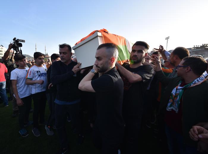 Josef Sural son yolculuğuna gözyaşları içerisinde uğurlandı