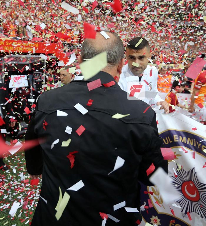 Galatasaray - Beşiktaş derbisinden ekrana yansımayanlar