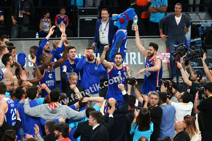 Anadolu Efes - Barcelona Lassa maçından ekrana yansımayanlar