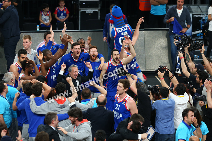 Anadolu Efes - Barcelona Lassa maçından ekrana yansımayanlar