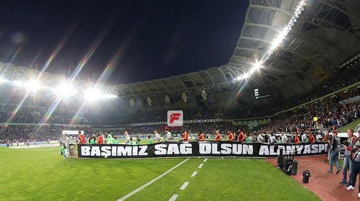 Konyaspor - Galatasaray maçından ekrana yansımayanlar