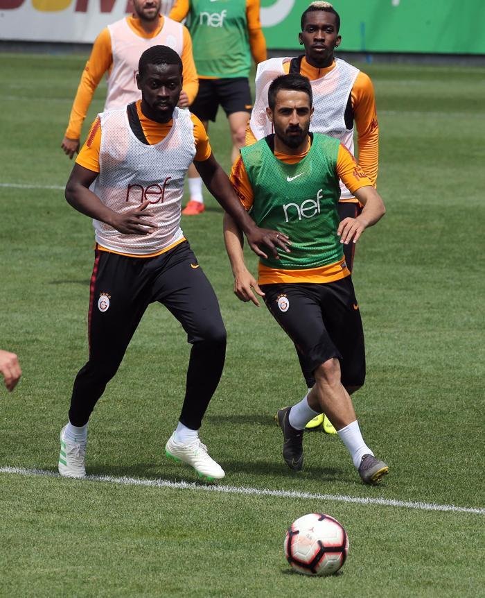 Galatasarayda Beşiktaş hazırlıkları sürüyor... Fatih Terim iki oyuncuyla özel konuştu