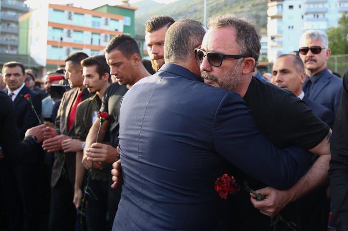 Josef Sural son yolculuğuna gözyaşları içerisinde uğurlandı