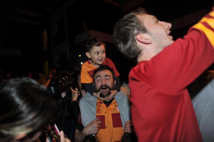 Galatasaray Beşiktaşı devirdi, Florya bayram yerine döndü