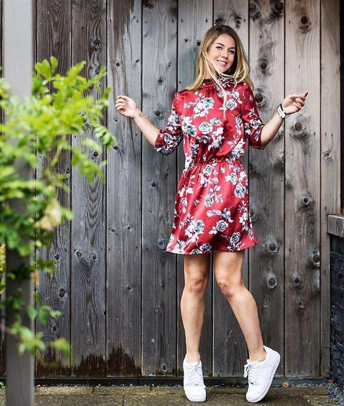 Hollandalı güzel kadın futbolcu Anouk Hoogendijk