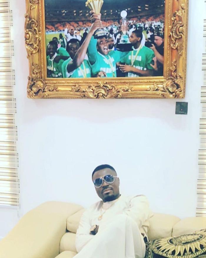 Ne yaptın Emenike Lüks tutkusundan vazgeçmiyor...