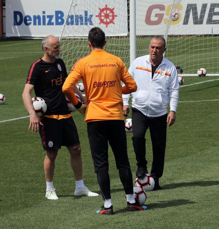 Galatasarayda Beşiktaş hazırlıkları sürüyor... Fatih Terim iki oyuncuyla özel konuştu