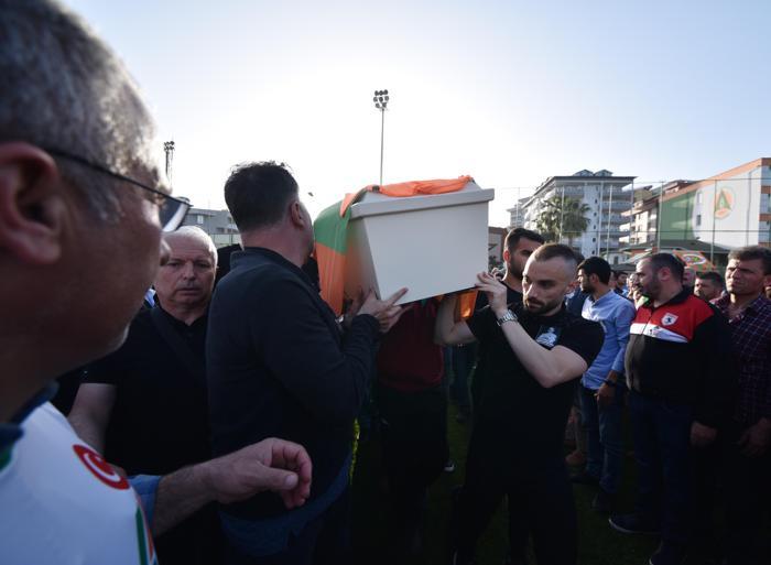 Josef Sural son yolculuğuna gözyaşları içerisinde uğurlandı