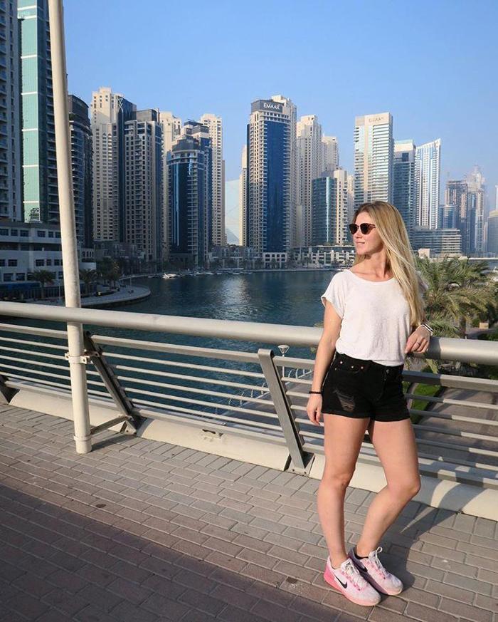 Hollandalı güzel kadın futbolcu Anouk Hoogendijk