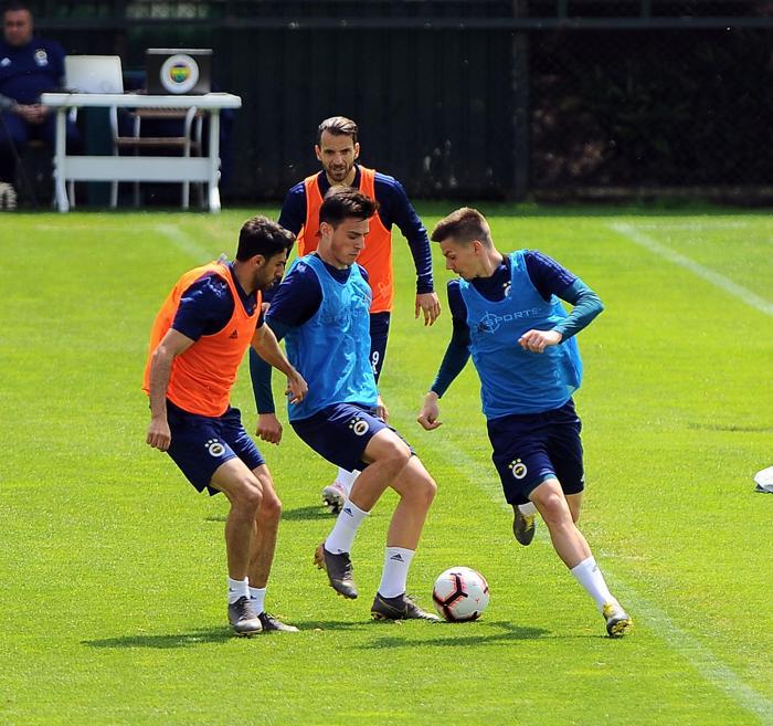 Fenerbahçenin Fransız yıldızı Valbuena, hırsının kurbanı oldu