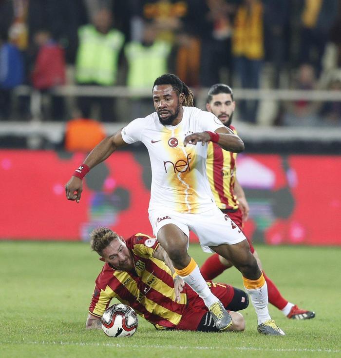 Galatasarayın Brezilyalı yıldızı Marcao, göz yaşlarını tutamadı